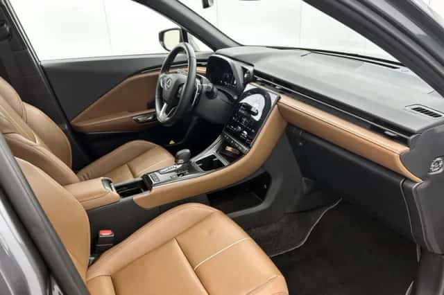 Lexus LBX (2025) thumbnail 6