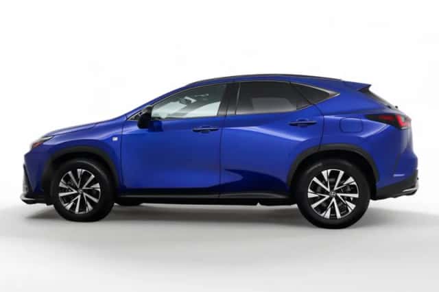 Lexus NX (2023) thumbnail 3