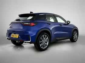 Lexus LBX (2024) thumbnail 2
