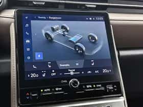 Lexus LBX (2024) thumbnail 26