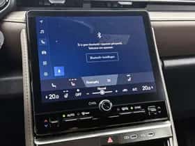 Lexus LBX (2024) thumbnail 30