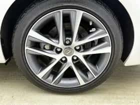 Lexus IS (2021) thumbnail 24