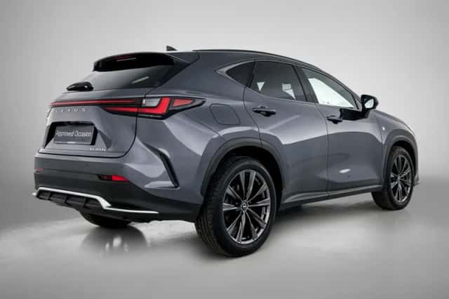 Lexus NX (2022) thumbnail 2