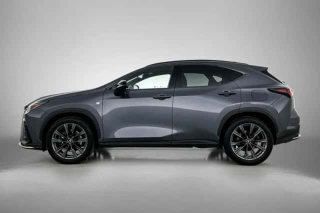 Lexus NX (2022) thumbnail 3