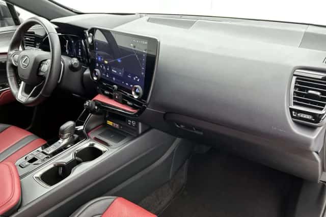 Lexus NX (2022) thumbnail 6