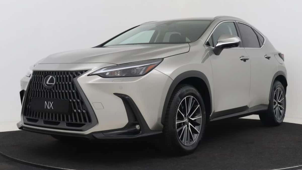 Lexus NX (2022) — foto 1