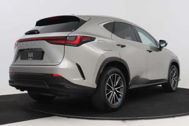 Lexus NX (2022) thumbnail 2