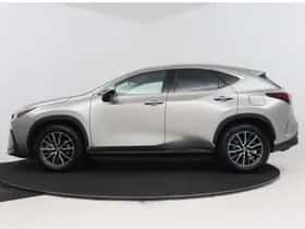 Lexus NX (2022) thumbnail 3