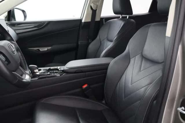 Lexus NX (2022) thumbnail 6
