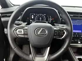 Lexus LBX (2024) thumbnail 17