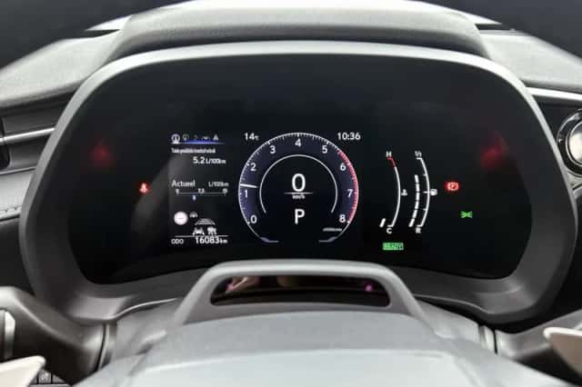 Lexus LBX (2024) thumbnail 5