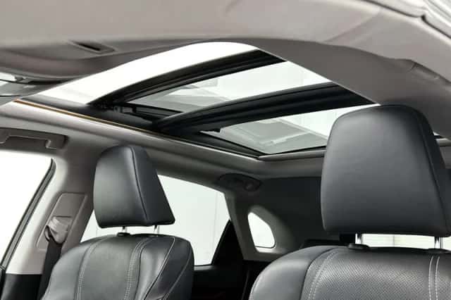 Lexus RX (2017) thumbnail 4