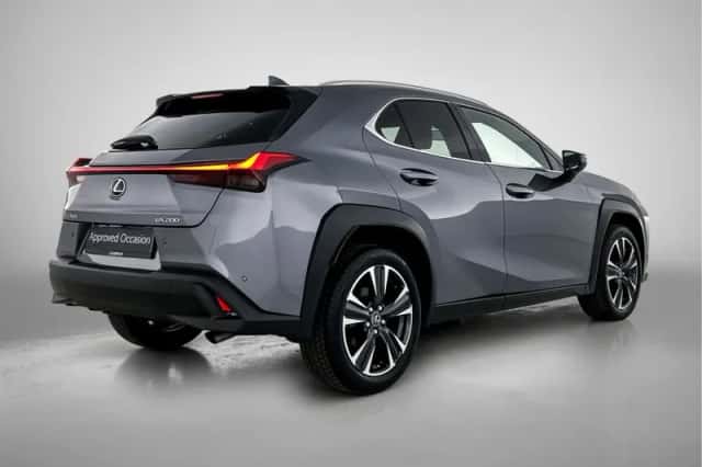 Lexus UX (2021) thumbnail 2