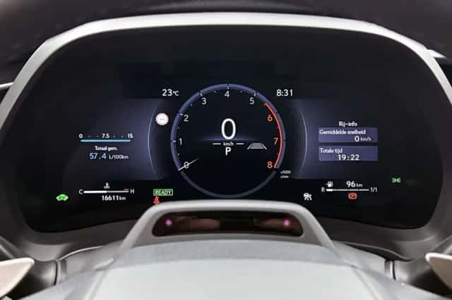Lexus LBX (2024) thumbnail 5