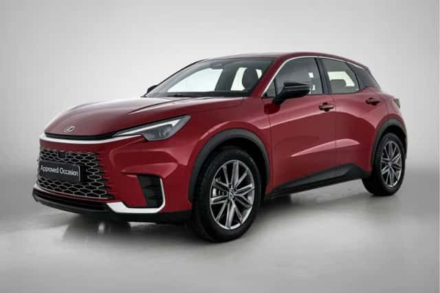Lexus LBX (2024) thumbnail 1