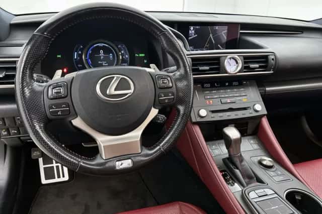 Lexus RC (2016) thumbnail 5