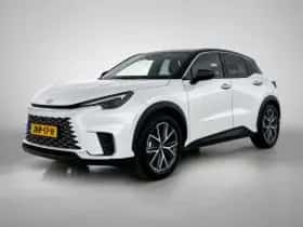 Lexus LBX (2025) thumbnail 2