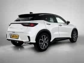 Lexus LBX (2025) thumbnail 3