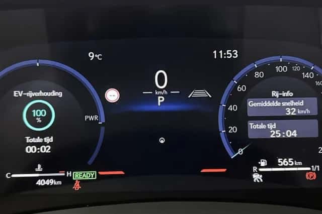 Lexus LBX (2025) thumbnail 5