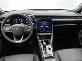 Lexus LBX (2025) thumbnail 5