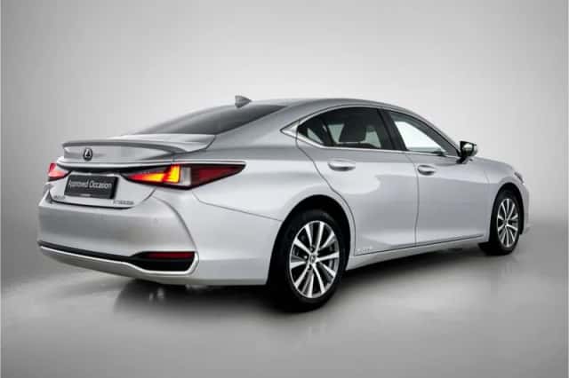 Lexus ES (2021) thumbnail 2