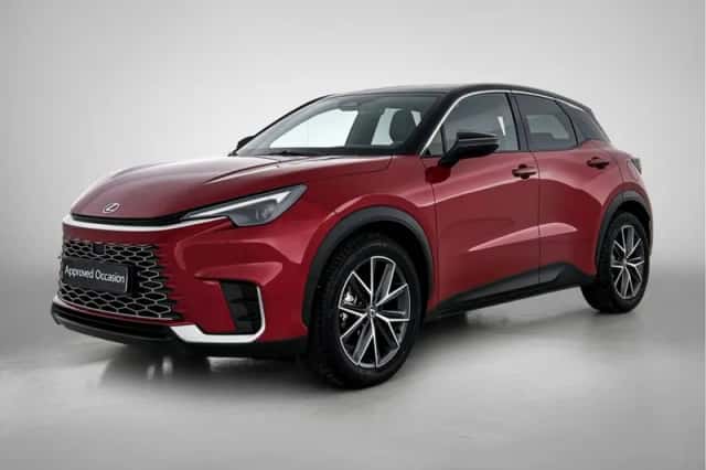 Lexus LBX (2024) thumbnail 1