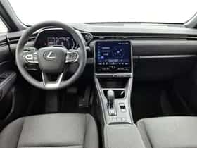 Lexus LBX (2025) thumbnail 4