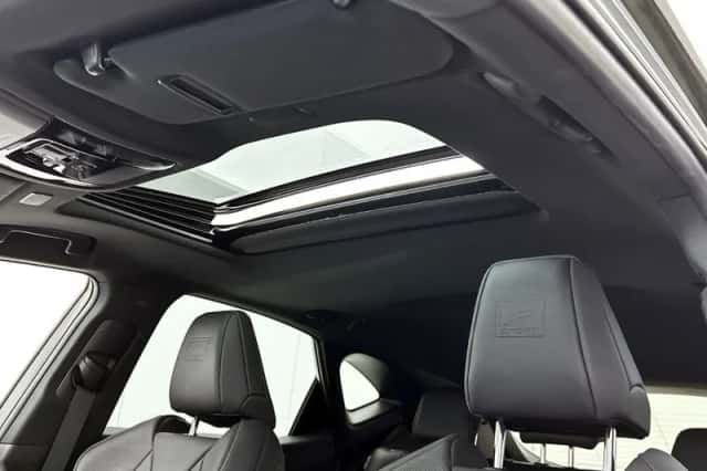 Lexus NX (2024) thumbnail 4