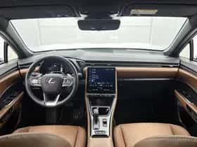 Lexus LBX (2025) thumbnail 4