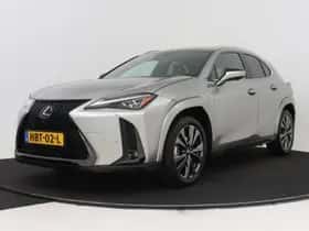 Lexus UX (2025)