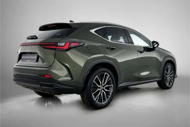 Lexus NX (2022) thumbnail 2