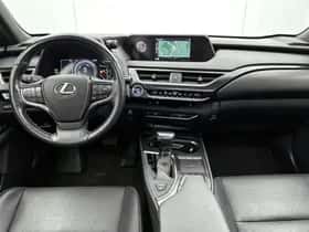 Lexus UX (2020) thumbnail 5