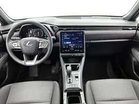 Lexus LBX (2024) thumbnail 4