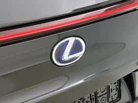 Lexus UX (2022) thumbnail 19