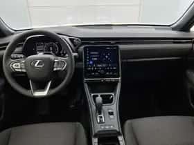 Lexus LBX (2025) thumbnail 4