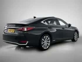 Lexus ES (2021) thumbnail 3