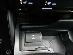 Lexus ES (2021) thumbnail 25