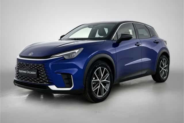 Lexus LBX (2024) thumbnail 1
