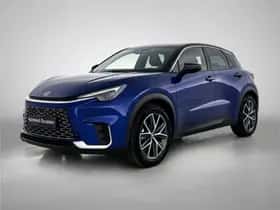 Lexus LBX (2024)