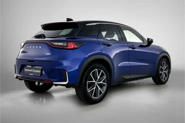Lexus LBX (2024) thumbnail 2