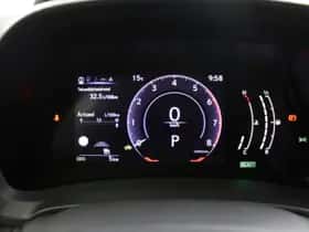 Lexus LBX (2025) thumbnail 6
