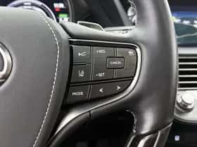 Lexus LS (2018) thumbnail 15