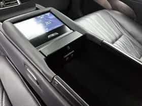 Lexus LS (2018) thumbnail 37