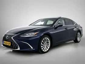 Lexus ES (2023)