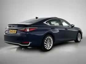 Lexus ES (2023) thumbnail 3