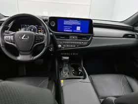 Lexus ES (2023) thumbnail 4