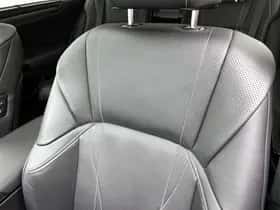 Lexus ES (2023) thumbnail 31