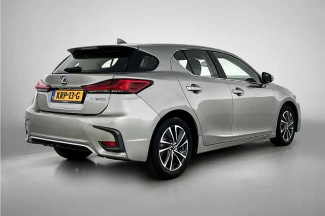Lexus CT (2018) thumbnail 2