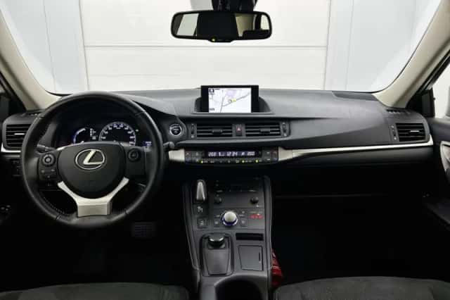 Lexus CT (2018) thumbnail 4