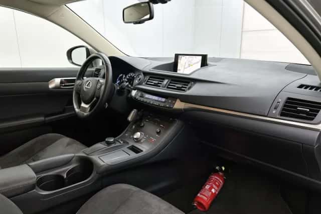 Lexus CT (2018) thumbnail 6